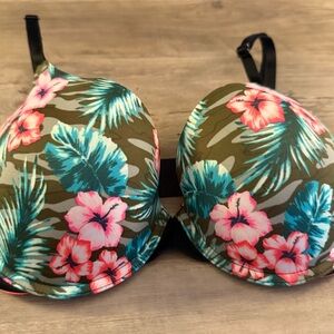 PINK Victoria's Secret Bra 32DDD